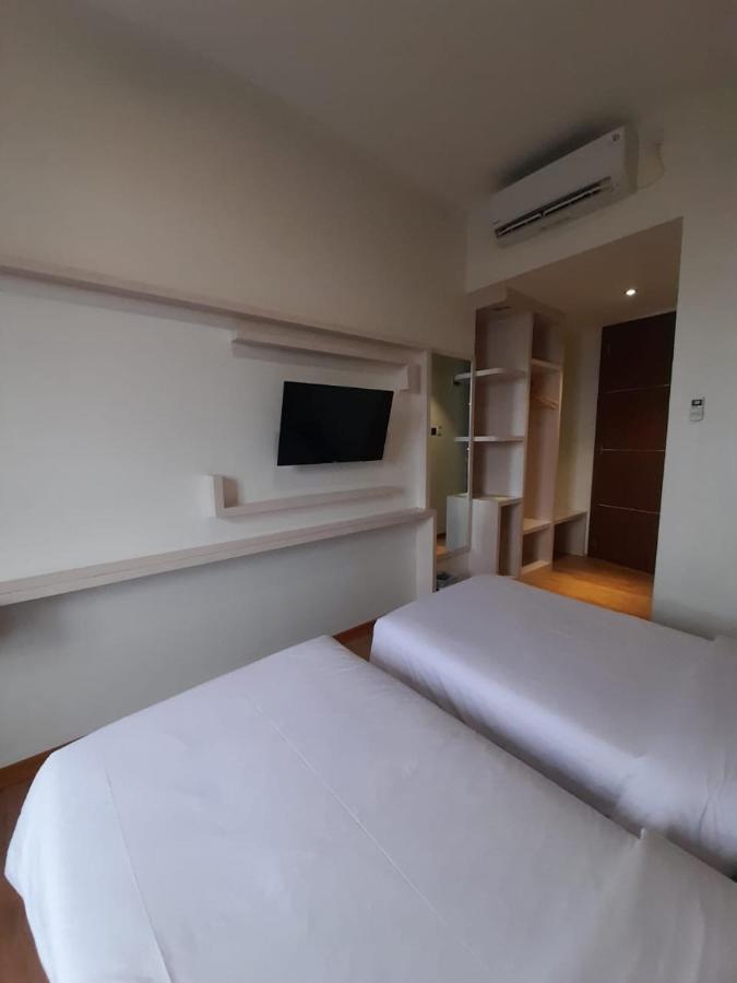 Blitz Hotel Batam Centre Kültér fotó