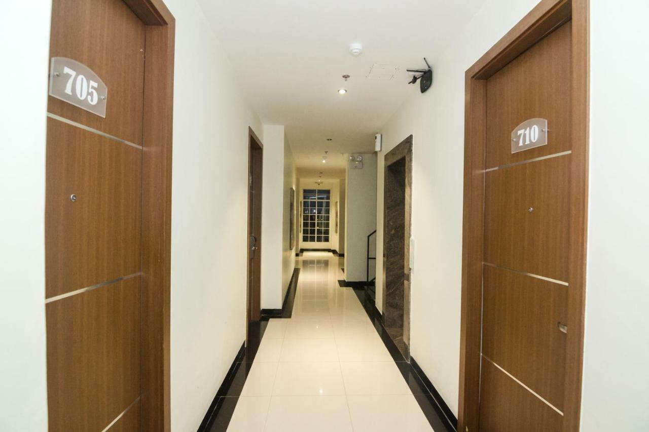 Blitz Hotel Batam Centre Kültér fotó