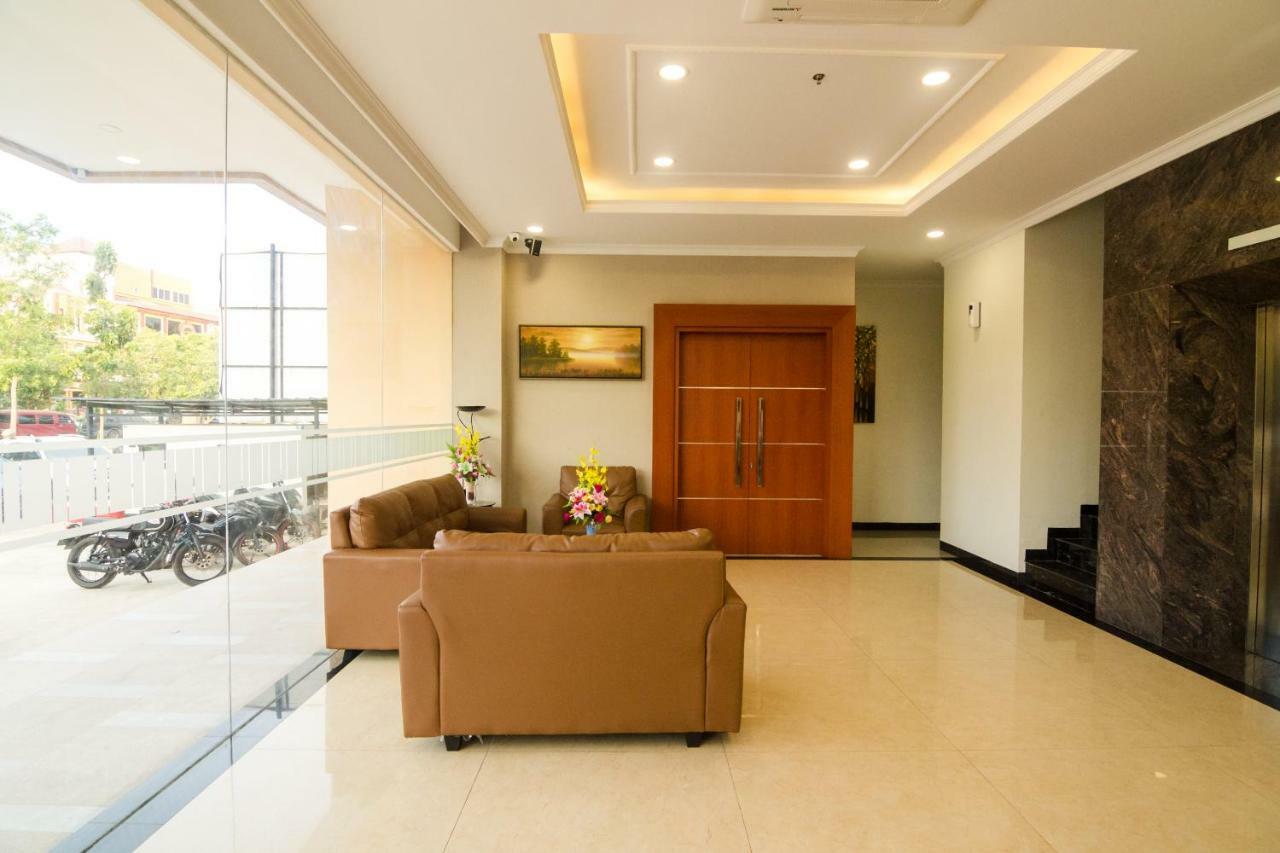 Blitz Hotel Batam Centre Kültér fotó