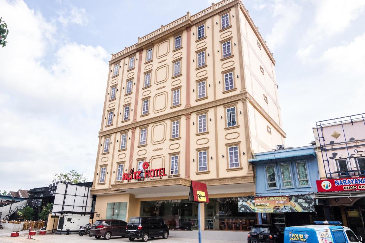 Blitz Hotel Batam Centre Kültér fotó